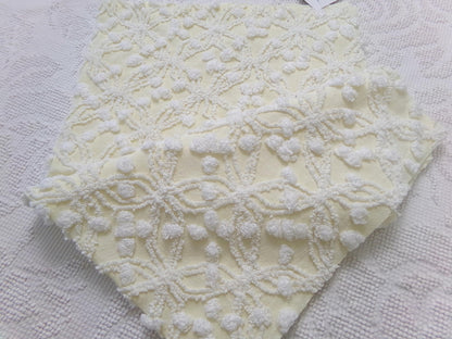 Vintage Chenille Bedspread Fabric Tufted Snowflake Starburst Bobble Design 20 x 24"