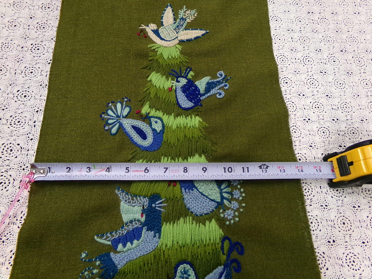 BIRD TREE Crewel Wall Hanging Embroidery Finished Vintage Paragon 0879 Rare Folk Art Birds
