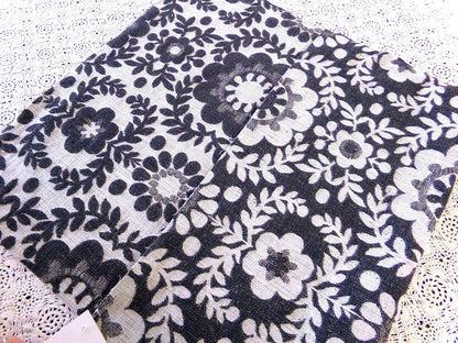 Black & White Floral Vintage Woven Fabric, FLOWER POWER Mod Daisy Reversible Sewing Quilt Material, 16" x 24"