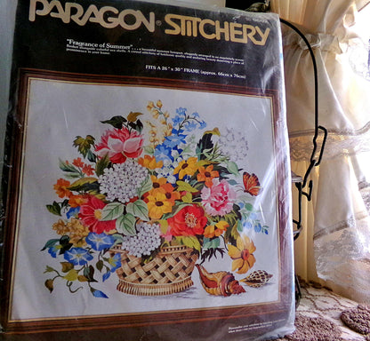 Heirloom FRAGRANCE OF SUMMER Vintage Crewel Embroidery Kit, Paragon 0602