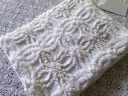 Vintage Chenille Fabric Material, 14.5" x 23" inch Piece, Elaborate Needletufting in Wedding Ring Pattern