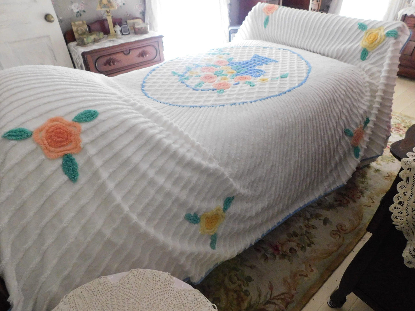 cottage style vintage chenille bedspread, spring flower basket on radiating white sunburst tufting, full size cotton bedding