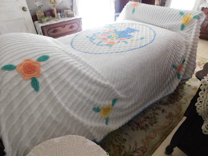 cottage style vintage chenille bedspread, spring flower basket on radiating white sunburst tufting, full size cotton bedding