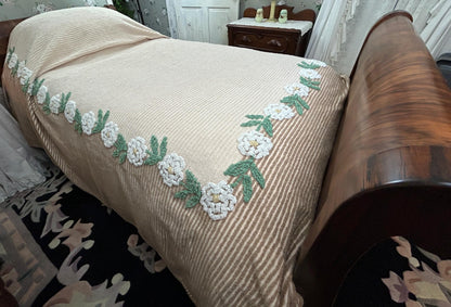 Vintage Chenille Bedspread Neutral Tan White Floral Rose Vine Cottage Farmhouse, FULL Sz