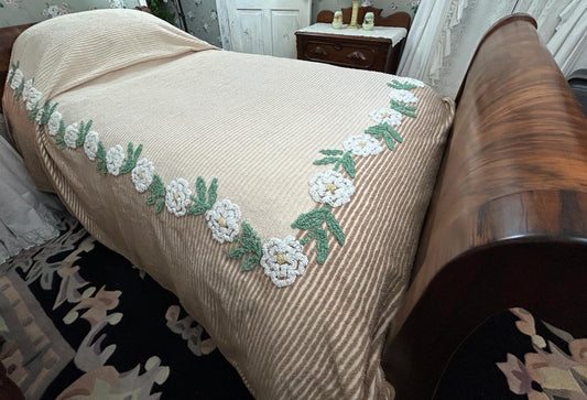 Vintage Chenille Bedspread Neutral Tan White Floral Rose Vine Cottage Farmhouse, FULL Sz