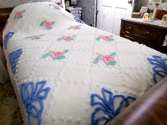 vintage chenille bedspread in summer cottage florals, full size pretty coverlet with cute blue accent bows