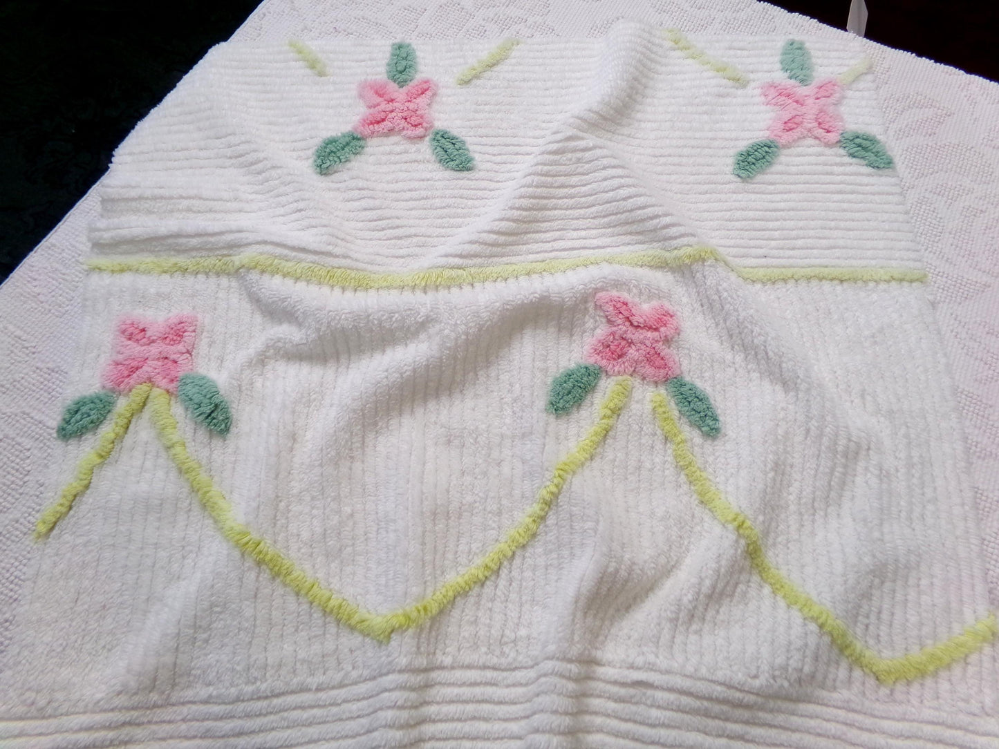 floral vintage chenille bedspread fabric, swinging roses quilt material, 25" x 24"