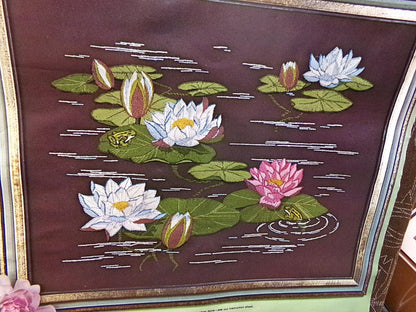 LILY POND Vintage CREWEL Embroidery Kit, Paragon Stitchery #0320, Water Lilies & Frogs