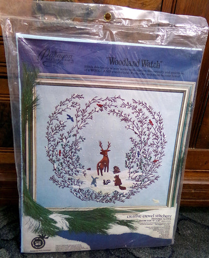 WOODLAND WATCH Vintage Crewel Embroidery Kit, Paragon Stitchery 0615, Winter Wonderland