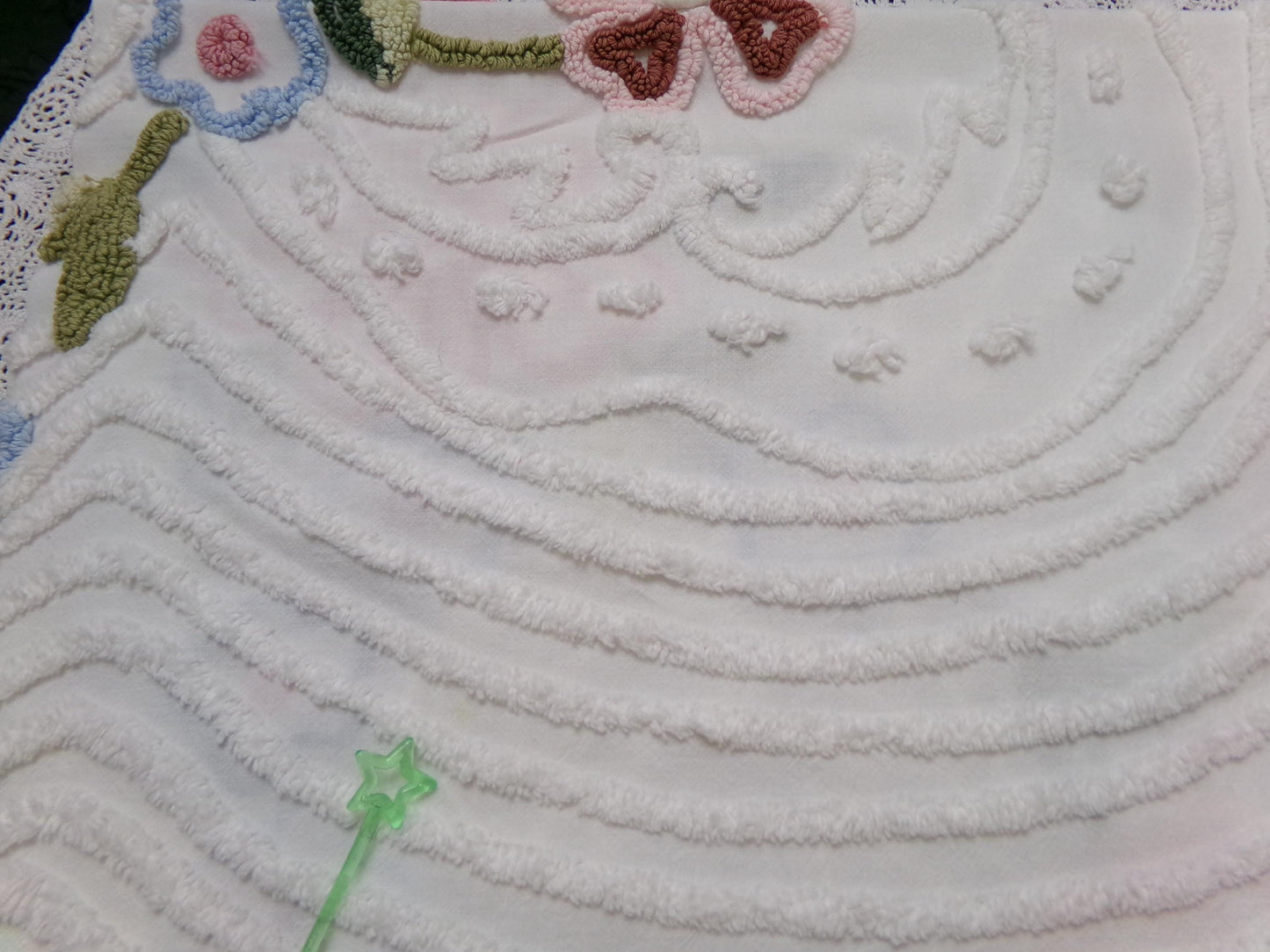Vintage White Chenille Fabric 29x23" Garden Floral Bouquet