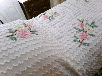 romantic shabby chic vintage chenille bedspread, lightweight 100% cotton summer coverlet with green ruffle trim, twin size bedding