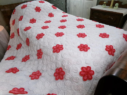 Strawberries in Snow Vintage Chenille Bedspread, Red Rose White Full Size Bedding