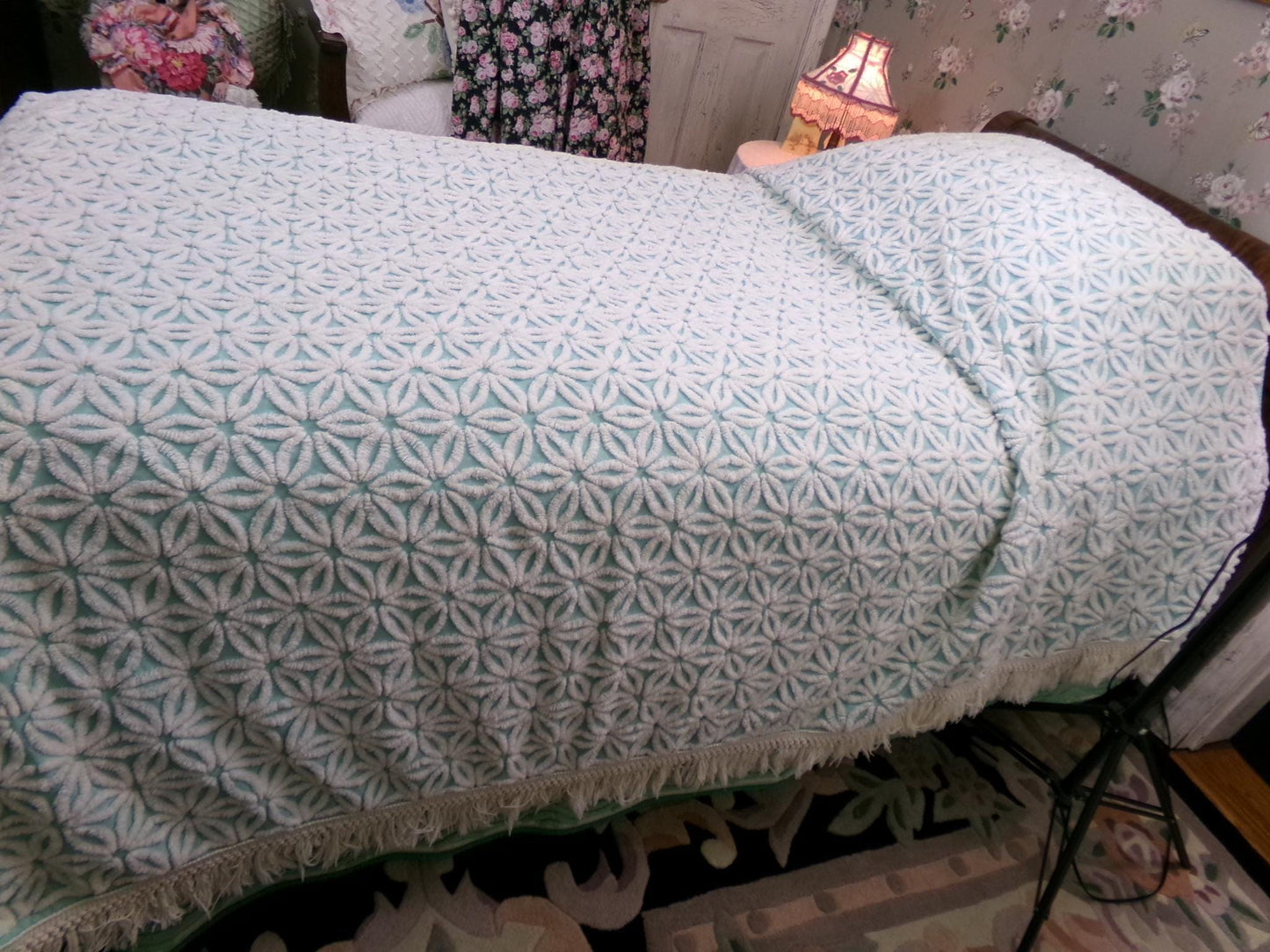 Vintage White Daisy Aqua Chenille Bedspread, Cottage Style Twin Size Bedding