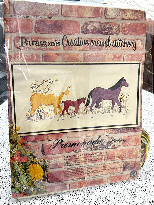 PROMENADE Crewel Stitchery Kit Horse Family Vintage Paragon 0625 Embroidery