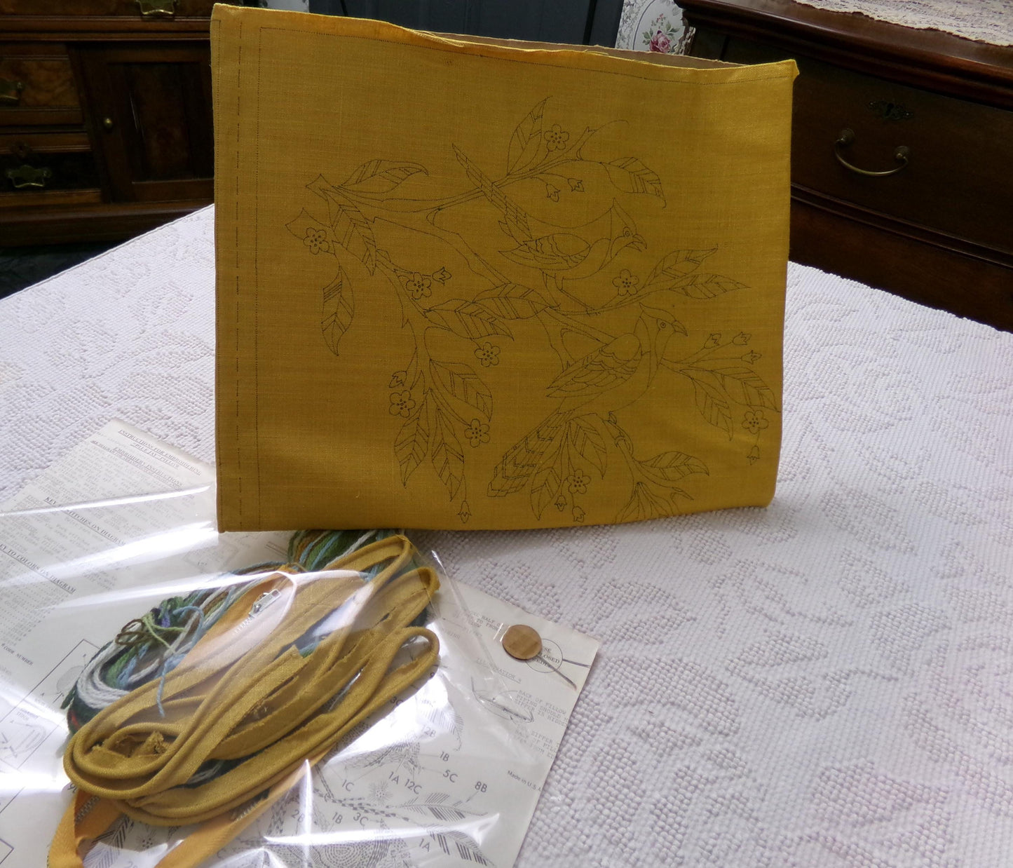 Blue Jay Birds Pillow Crewel Embroidery Kit Vintage Paragon Needlecraft 0162
