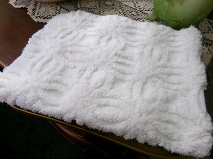 Vintage Chenille Fabric Elegant Fluffy White Wedding Rings, 18" x 25"