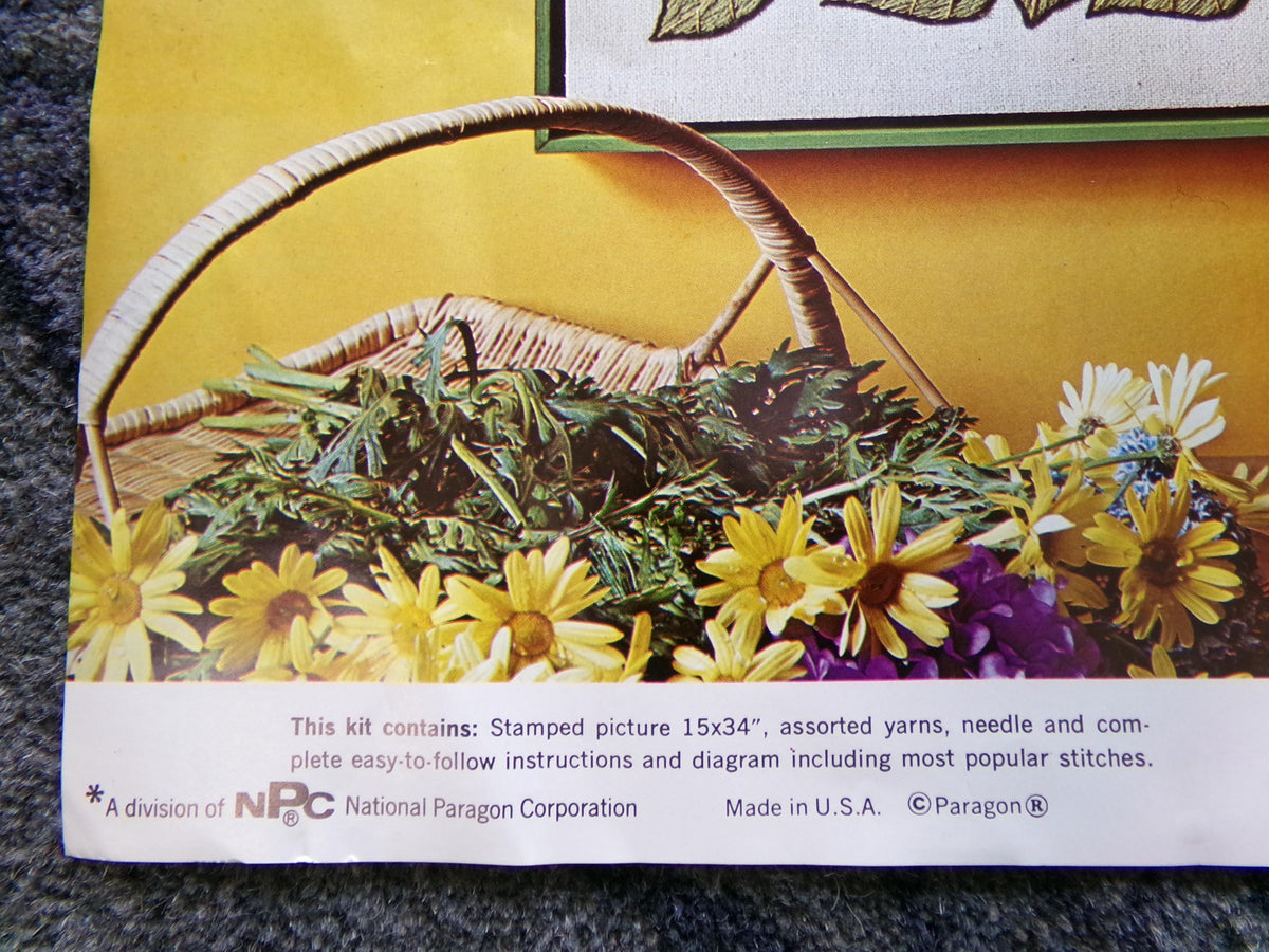 WOOD VIOLETS Vintage CREWEL Embroidery Kit Paragon 0213 Stitchery, Boho Woodland Floral