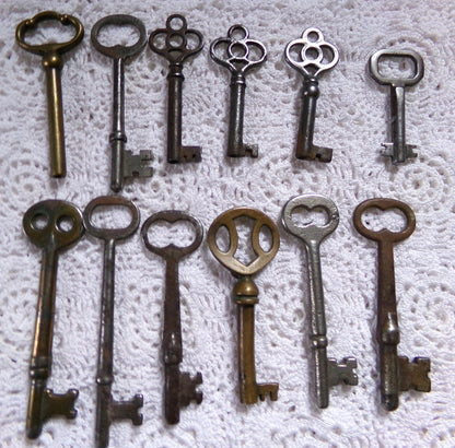Antique skeleton keys vintage old lot of 12 mixed metal, steampunk victorian