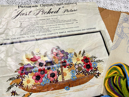 JUST PICKED Crewel Stitchery Kit Boho Floral Vintage Paragon 0725