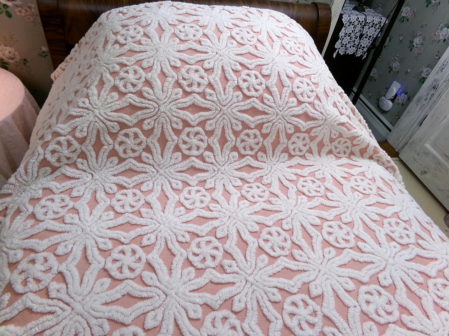 Chenille Bedspread Full Size Fairytale Snowflake Pinwheel Tufts, Feminine Vintage Cotton Bedding