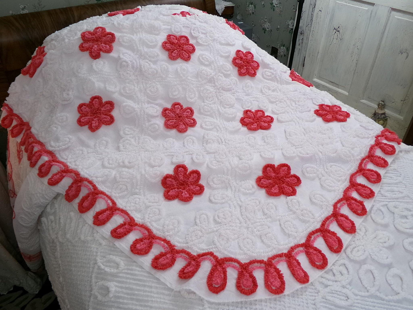 Strawberries in Snow Vintage Chenille Bedspread, Red Rose White Full Size Bedding