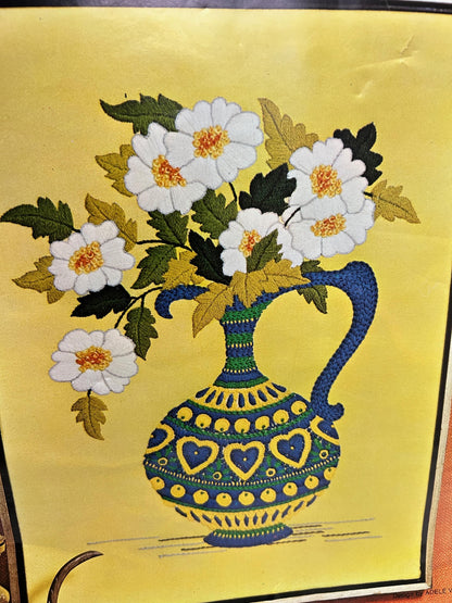 CERAMIC VASE Vintage Crewel Embroidery Kit Paragon 0619 Boho Wall Art