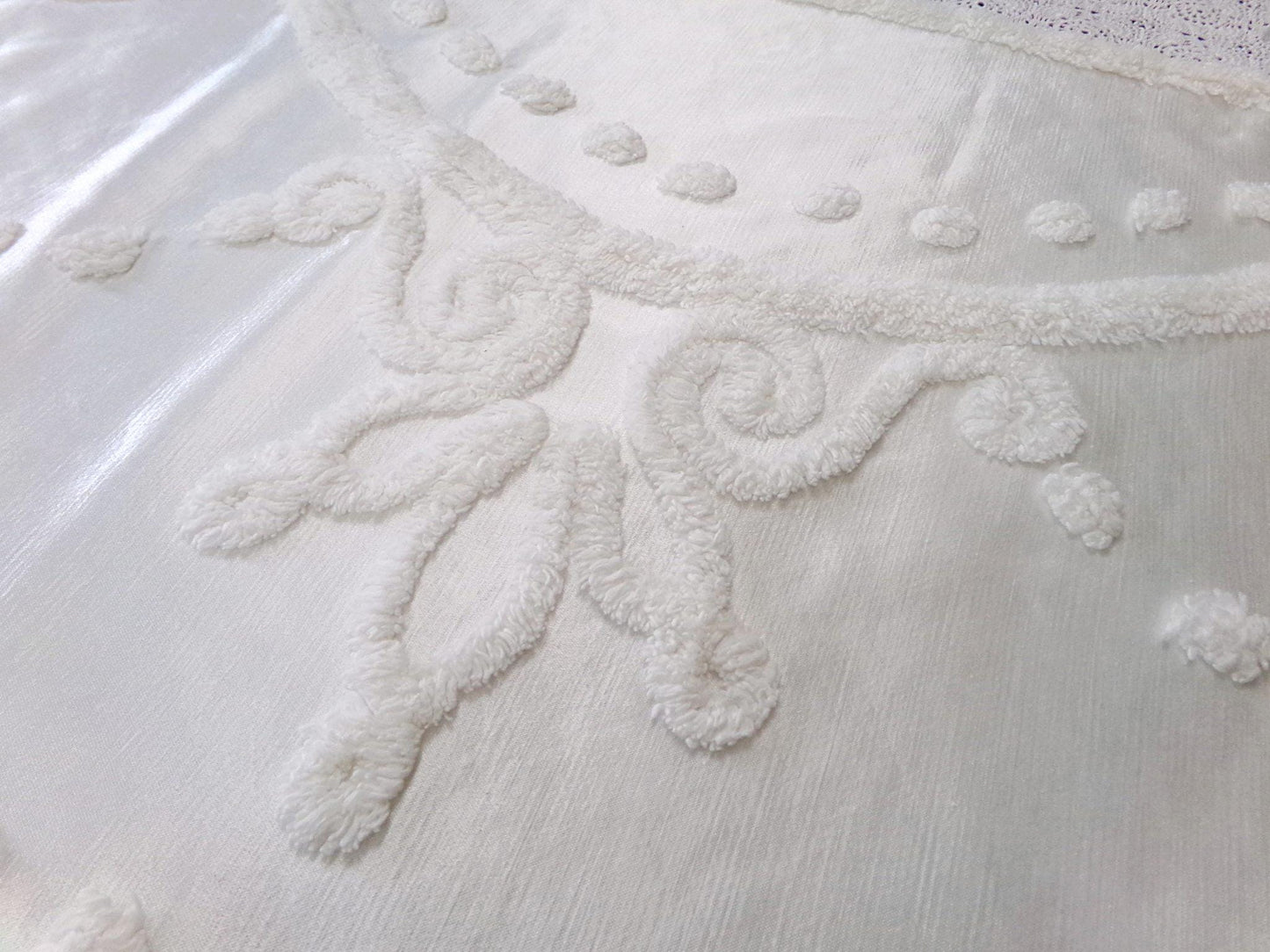 Tufted White Satin Vintage Chenille Bedspread Fabric, Shabby Romantic 19x24"