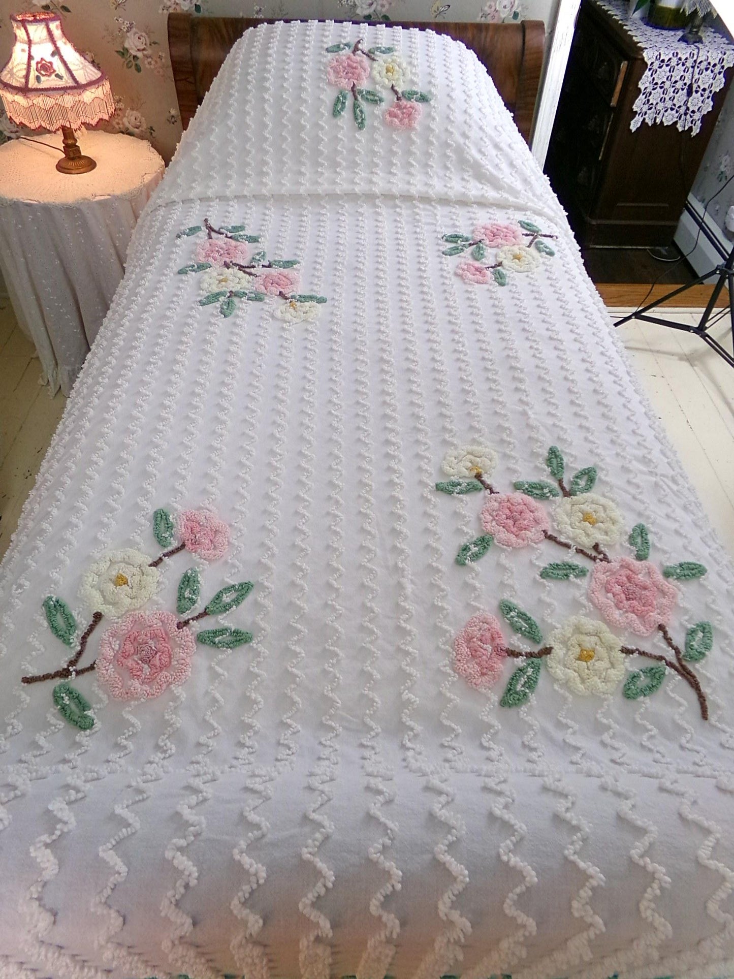 romantic shabby chic vintage chenille bedspread, lightweight 100% cotton summer coverlet with green ruffle trim, twin size bedding