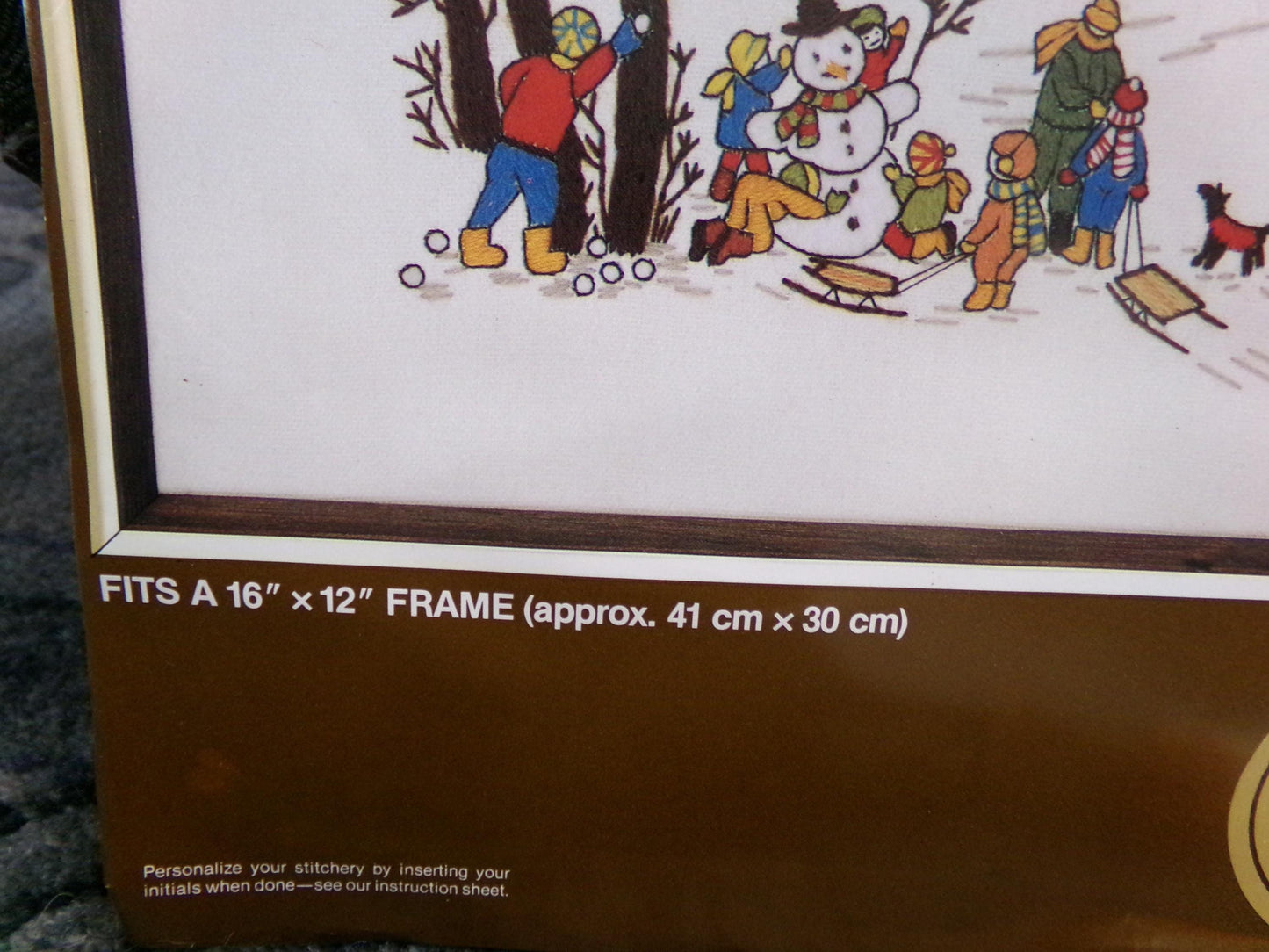 WINTER FUN Crewel Embroidery Kit, Vintage Paragon Needlecraft 0926, Snow Scene Wall Art