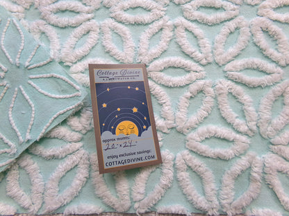 aqua & white daisy vintage chenille fabric, 20" x 24" piece of cottage style sewing quilt material