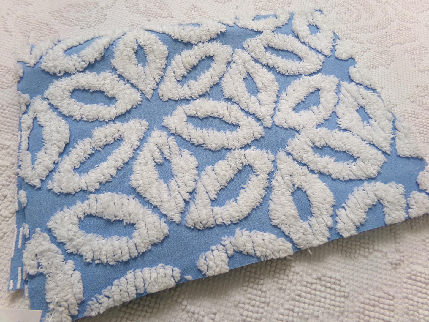 vintage daisy chenille fabric, blue & white quilt material 18" x 24"
