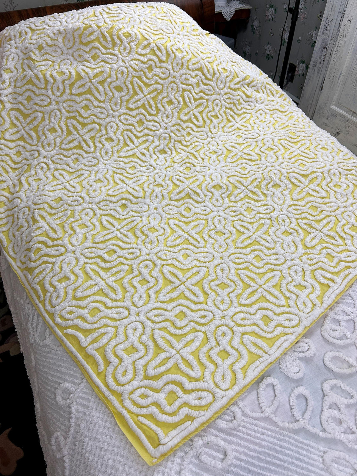 Celestial Stars Vintage Chenille Bedspread, Yellow & White Full Size Cotton